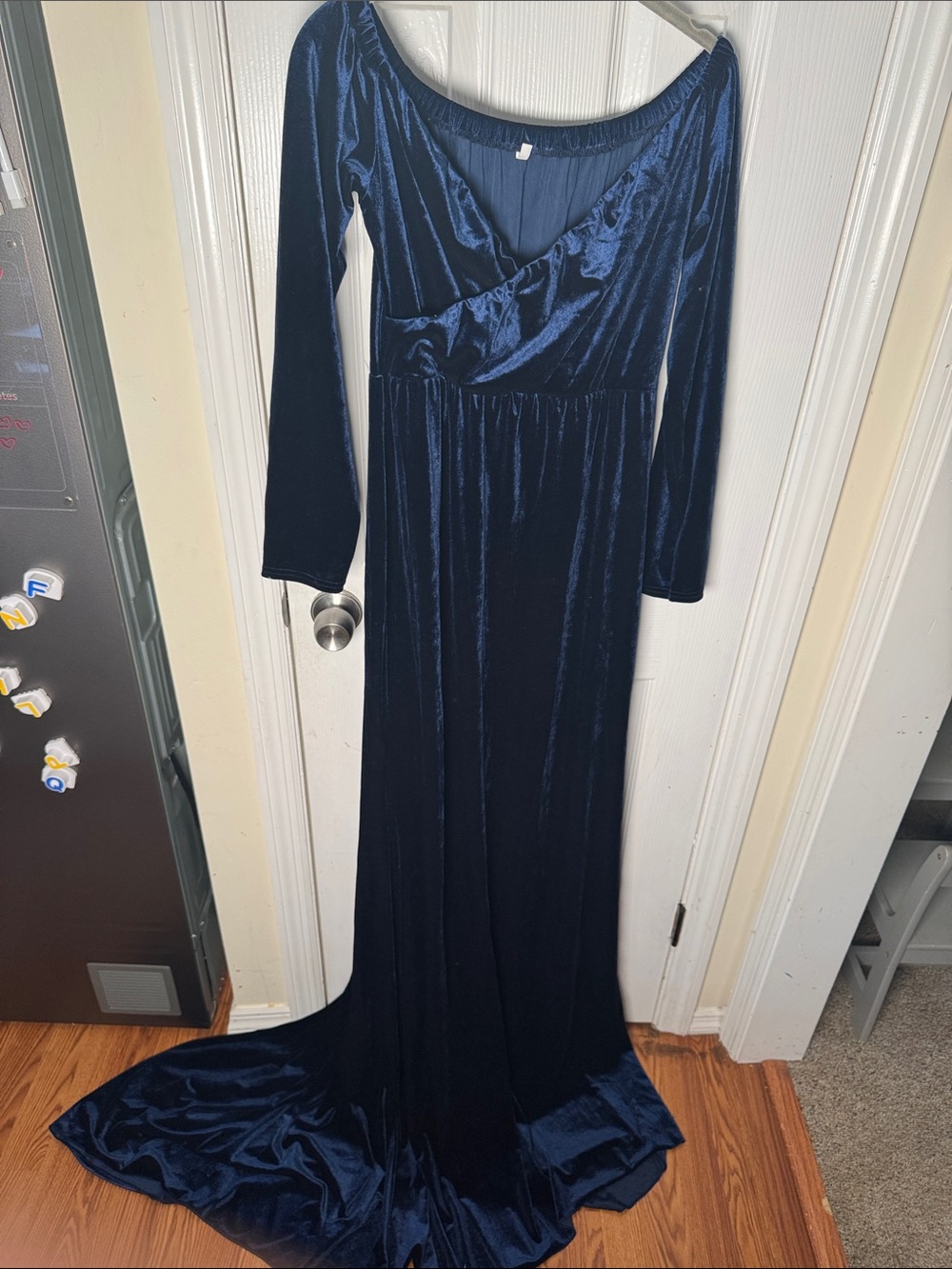 Women’s Navy Velvet Long Sleeve Evening Gown